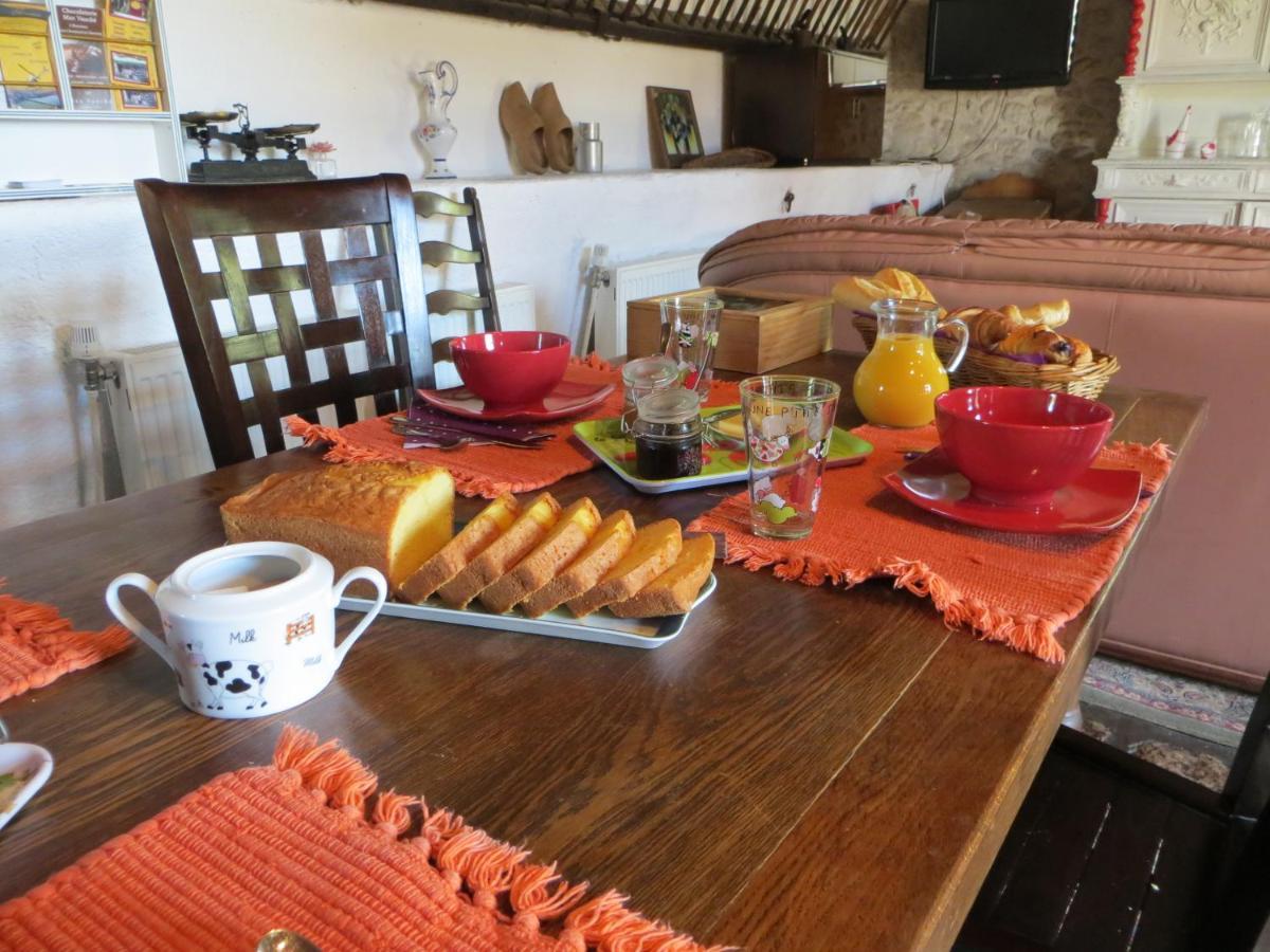 Bed and Breakfast La Ferme De L'Isle Et Sa Roulotte Avaray Екстер'єр фото