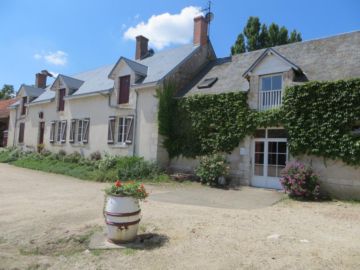 Bed and Breakfast La Ferme De L'Isle Et Sa Roulotte Avaray Екстер'єр фото